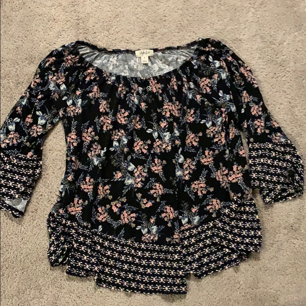 Bell sleeves top